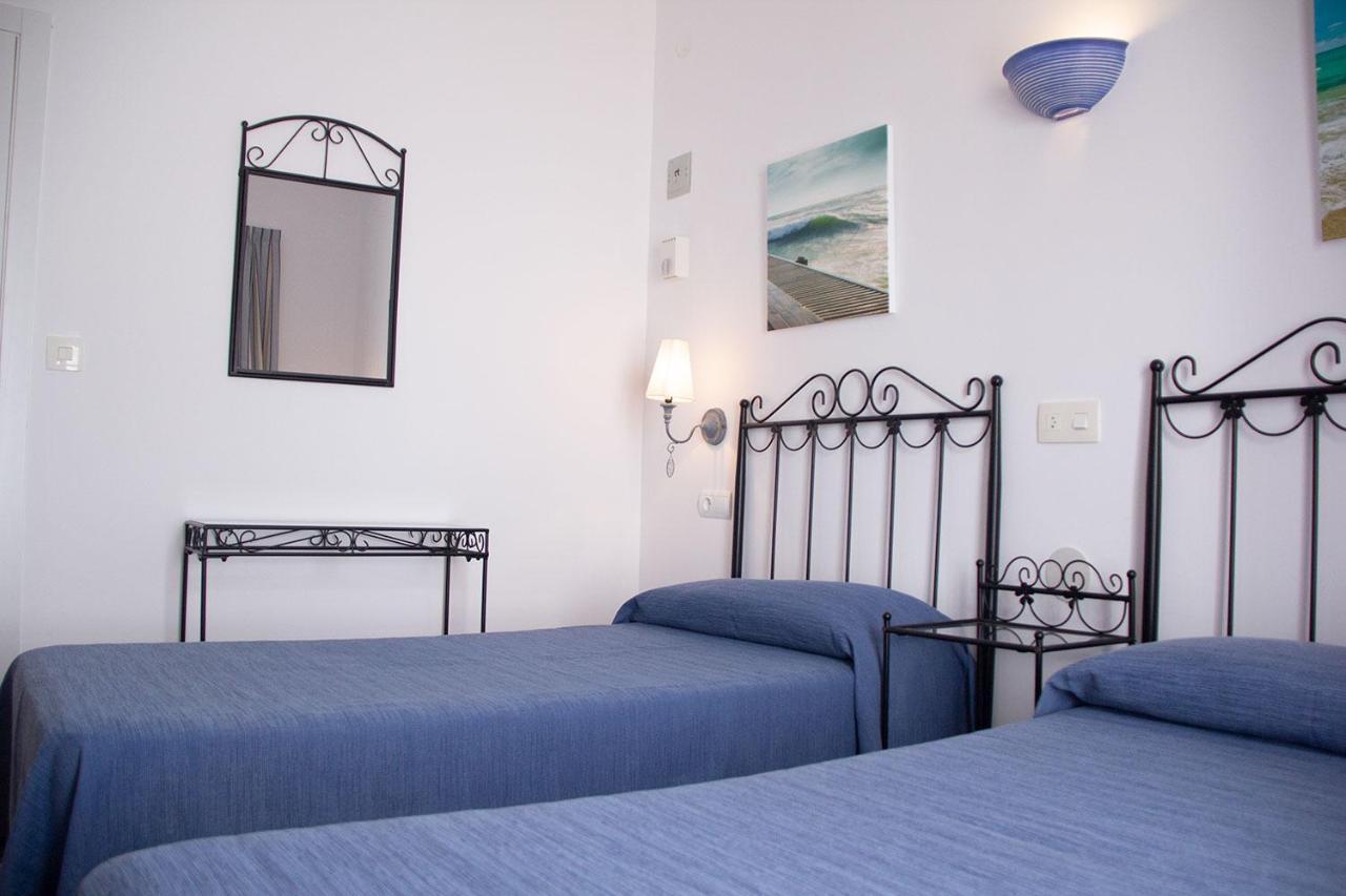 Hostal Alemania Es Pujols Exterior foto
