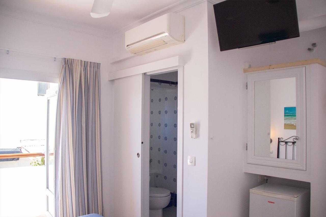 Hostal Alemania Es Pujols Exterior foto