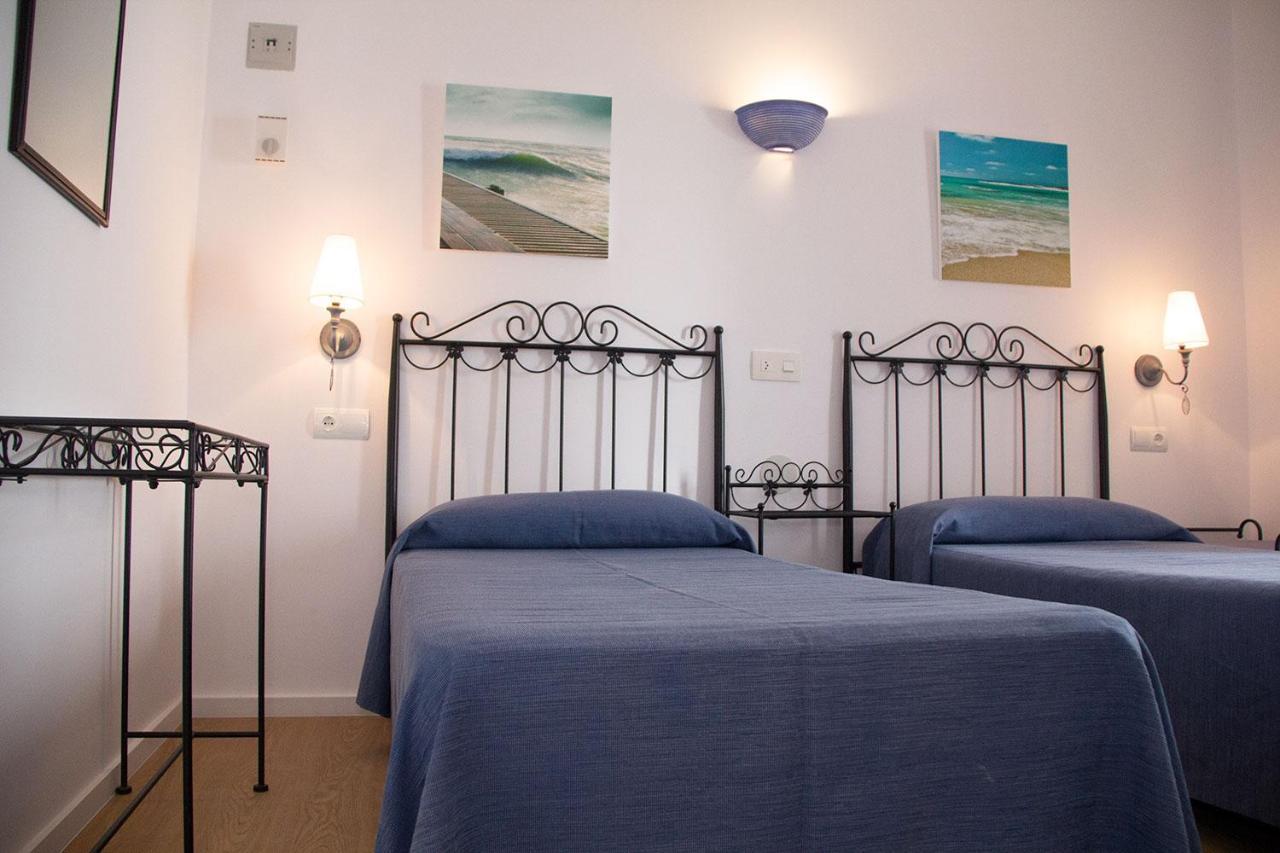 Hostal Alemania Es Pujols Exterior foto