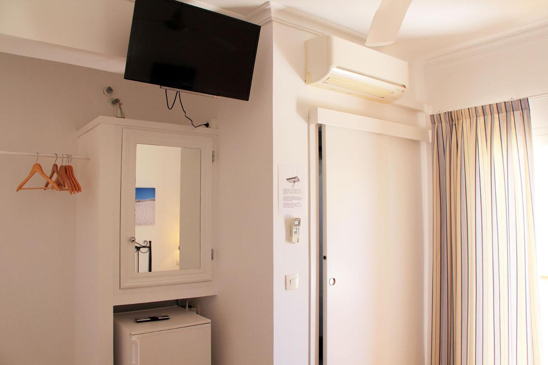 Hostal Alemania Es Pujols Exterior foto